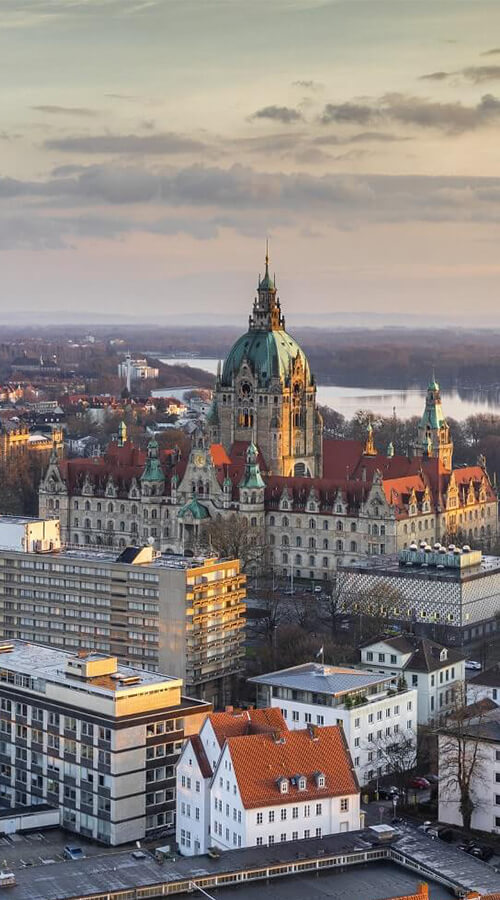 Skyline von Hannover bei Dämmerung